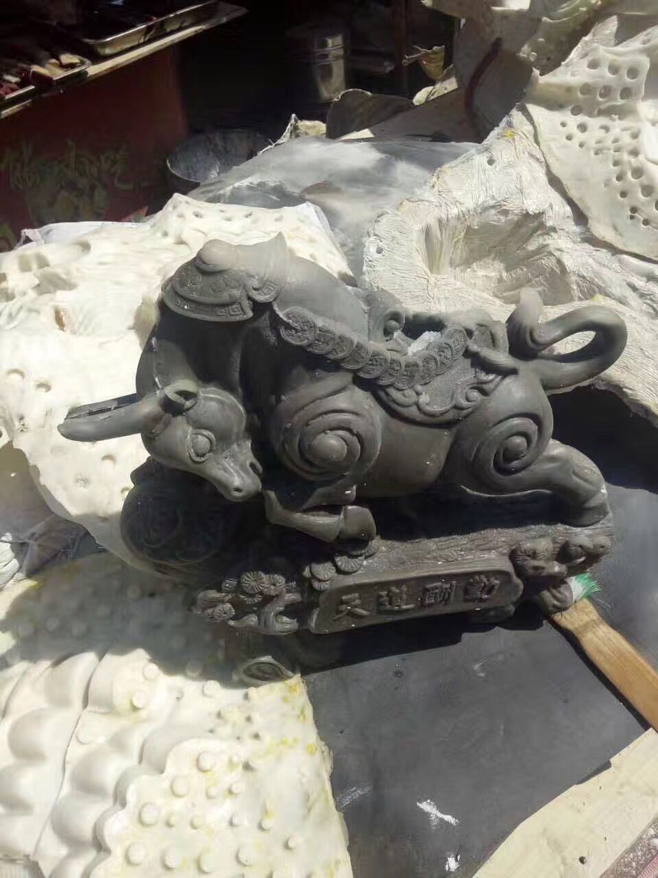 如何使用工業(yè)級模具硅膠制作模具？